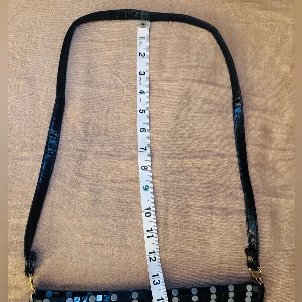 Vintage La Regale Women’s Black and Gray Flat Beaded Shoulder or Clutch Purse - Picture 8 of 8